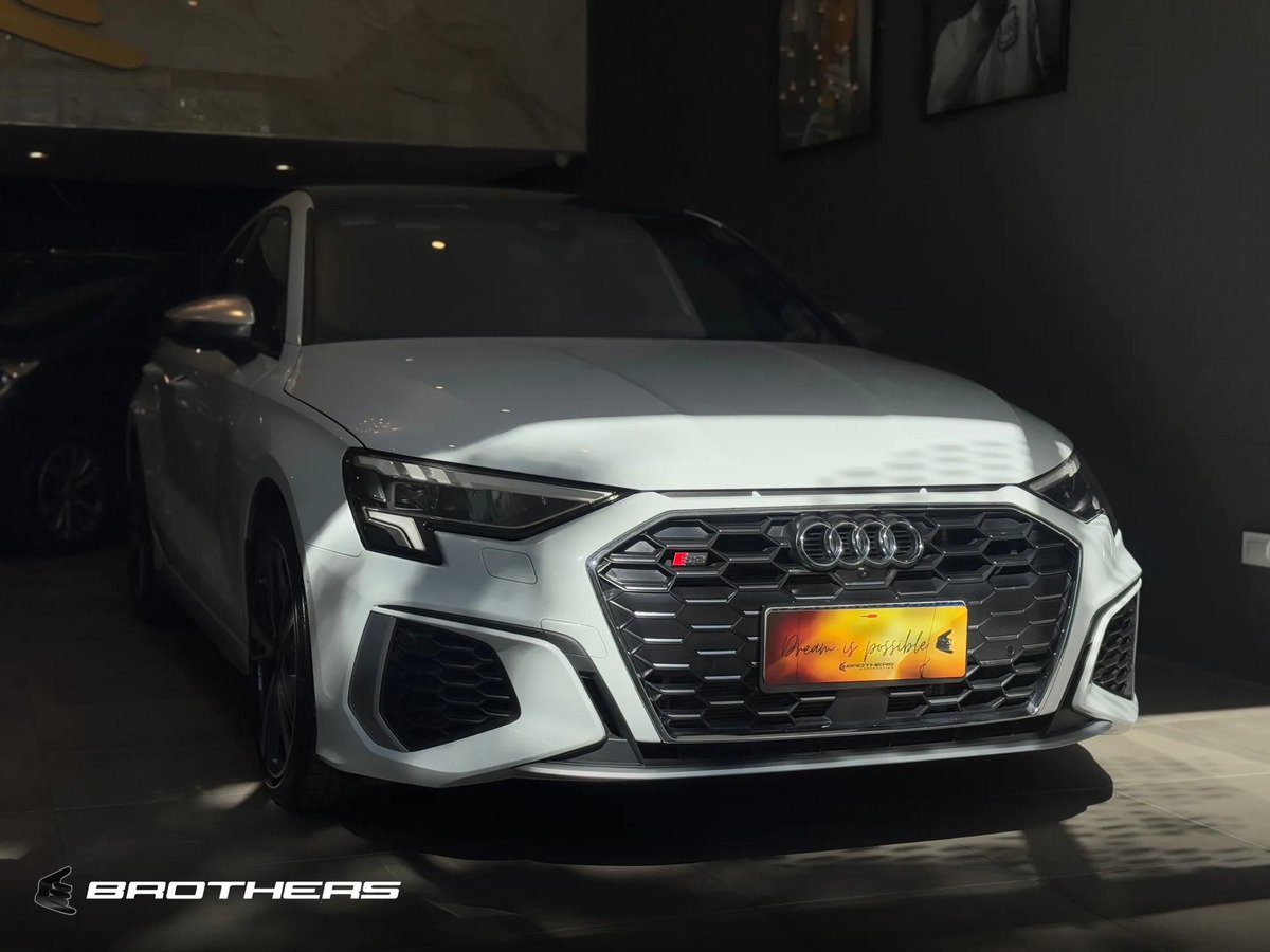 Audi S3 2024 en el showroom de Brothers