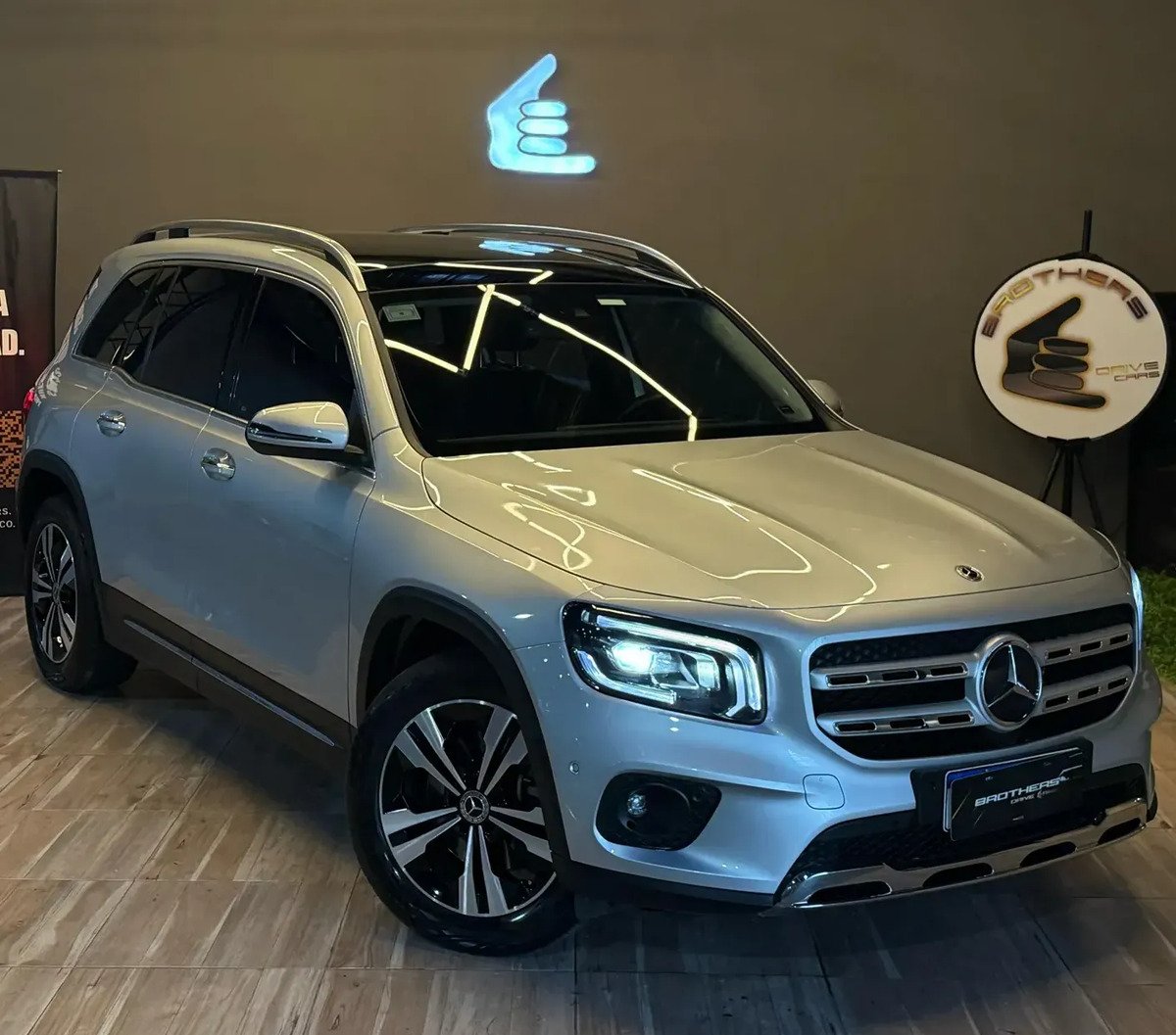 Mercedes-Benz GLB 250 2022 en el showroom de Brothers